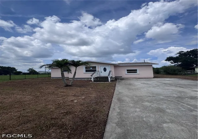 Photo 1 of Single family home for sale at 2935 Winona Dr, North Fort Myers, FL 33917 | MLS# 2026037396 | Listing updated on 2026-09-10