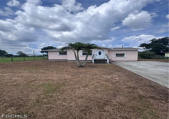 Photo 2 of Single family home for sale at 2935 Winona Dr, North Fort Myers, FL 33917 | MLS# 2026037396 | Listing updated on 2026-09-10