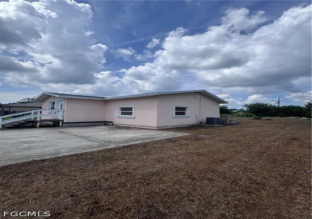 Photo 2 of Single family home for sale at 2935 Winona Dr, North Fort Myers, FL 33917 | MLS# 2026037396 | Listing updated on 2026-09-10