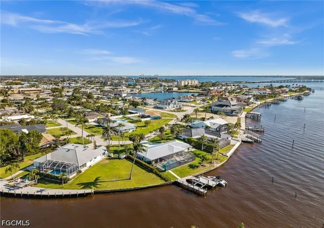 Photo 2 of Single family home for sale at 1600 Edith Esplanade, Cape Coral, FL 33904 | MLS# 2026037410 | Listing updated on 2026-10-19