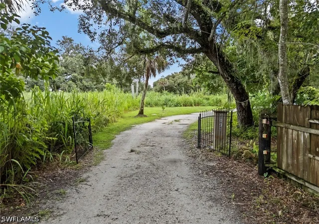 Photo 3 of Single family home for sale at 5091 Muddy Ln, Fort Myers, FL 33905 | MLS# 226029459 | Listing updated on 2026-09-04