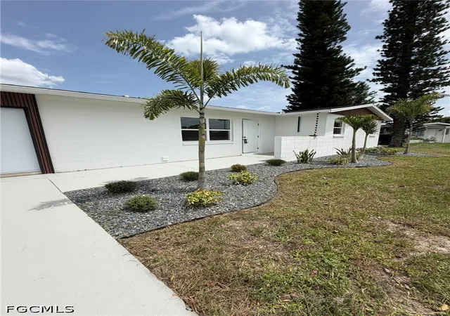 Photo 1 of Single family home for sale at 124 Andros St, Lehigh Acres, FL 33936 | MLS# 2026037461 | Listing updated on 2026-09-04