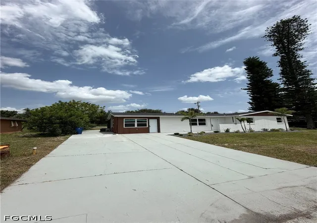 Photo 2 of Single family home for sale at 124 Andros St, Lehigh Acres, FL 33936 | MLS# 2026037461 | Listing updated on 2026-09-04
