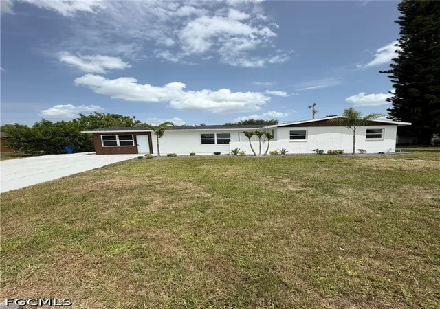 Photo 2 of Single family home for sale at 124 Andros St, Lehigh Acres, FL 33936 | MLS# 2026037461 | Listing updated on 2026-09-04