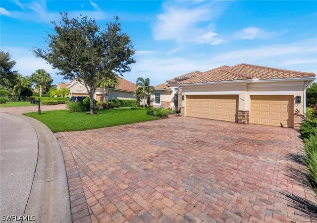 Photo 3 of Single family home for sale at 9238 Ores Cir, Naples, FL 34120 | MLS# 226017203 | Listing updated on 2026-09-04