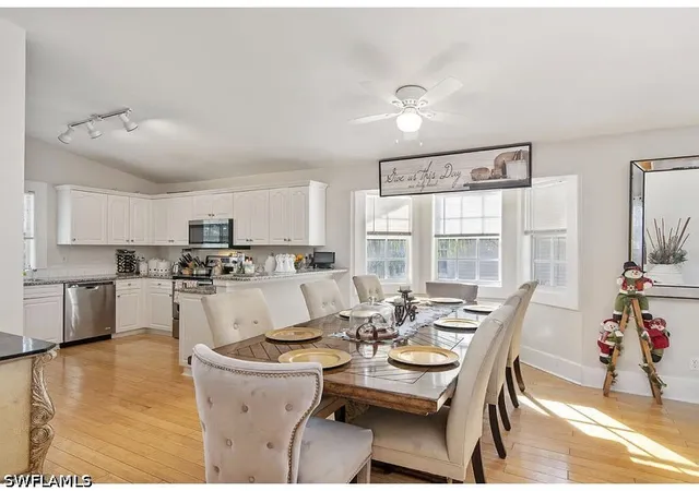 Photo 3 of Single family home for sale at 2810 Lakeview Dr, Naples, FL 34112 | MLS# 226031757 | Listing updated on 2026-09-11