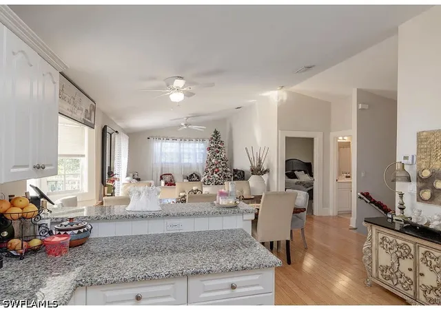 Photo 4 of Single family home for sale at 2810 Lakeview Dr, Naples, FL 34112 | MLS# 226031757 | Listing updated on 2026-09-11