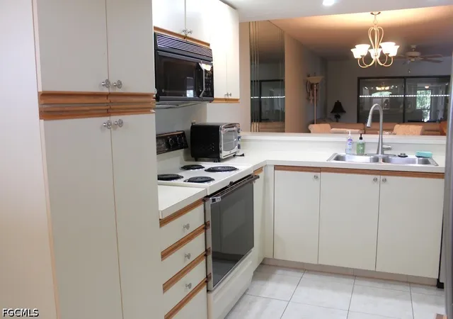 Listing Photo 5 - Condo for sale in building located at 16500 Kelly Cvs Dr, Fort Myers, FL 33908 - Unit #2875