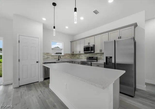 Photo 4 of Single family home for sale at 4663 Ponce De Leon Blvd, Sebring, FL 33872 | MLS# 2026037513 | Listing updated on 2026-09-25
