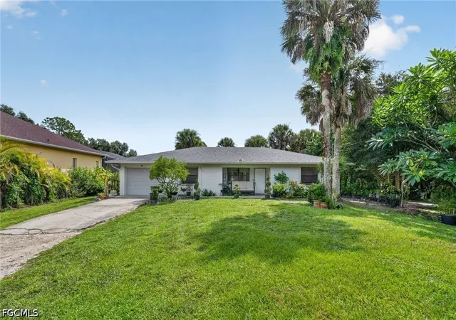 Photo 3 of Single family home for sale at 940 17th Street SW, Naples, FL 34117 | MLS# 2026037539 | Listing updated on 2026-09-14