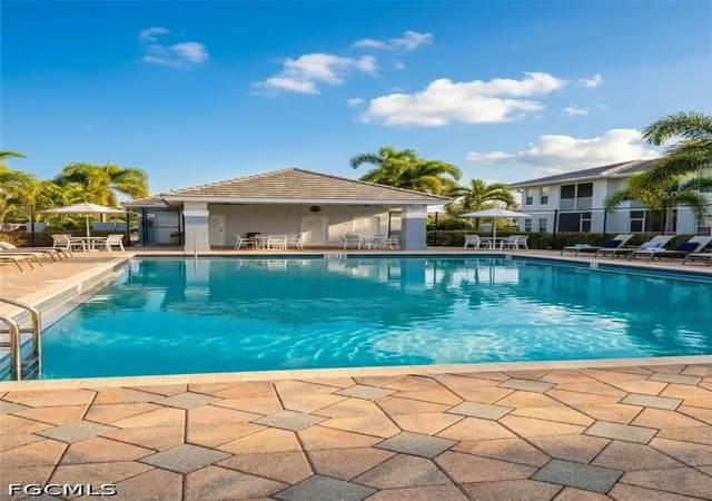 Listing Photo 2 - Condo for sale in building located at 8546 Bernwood Cvs Loop, Vero Beach, FL 33966 - Unit #1106