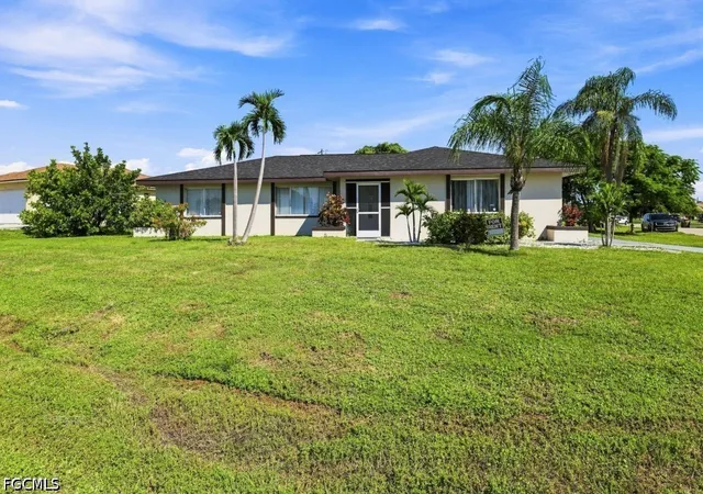 Photo 3 of Single family home for sale at 21 Sw Trafalgar Pkwy, Cape Coral, FL 33991 | MLS# 2026037557 | Listing updated on 2026-09-11