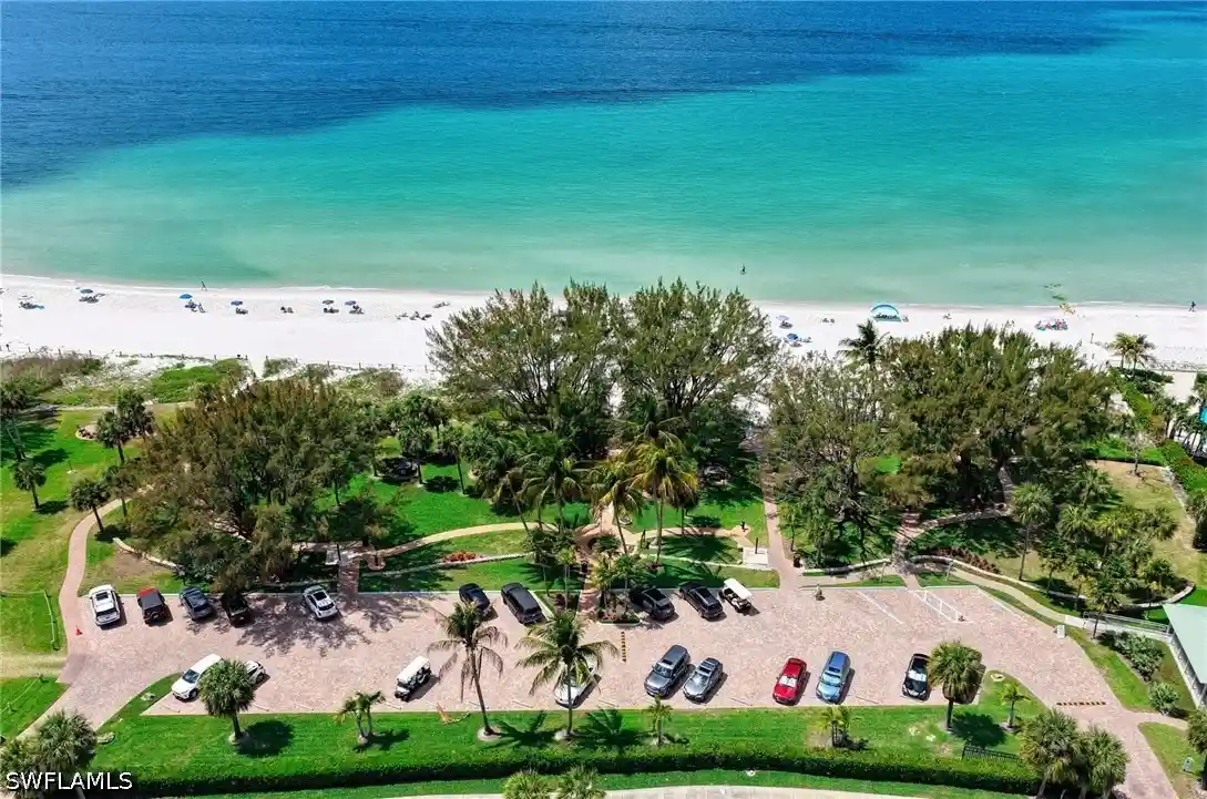 Listing Photo 46 - Condo for sale in 2150 Gulf Shore Blvd N located at 2150 Gulf Shore Blvd N, Naples, FL 34102 - Unit #605