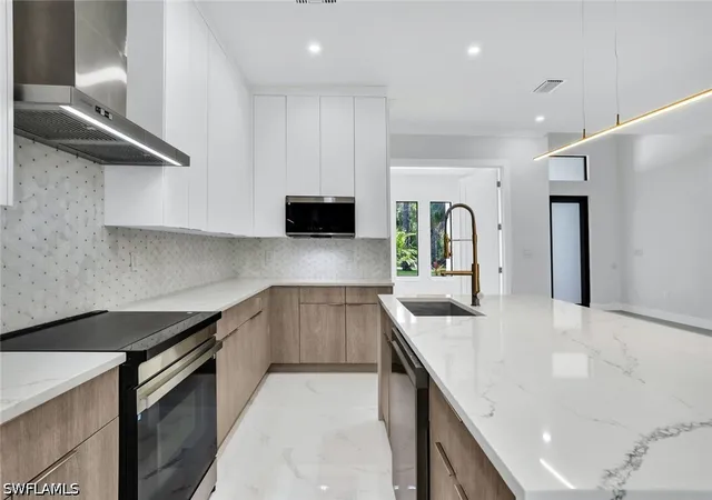Photo 4 of Single family home for sale at 169 18th Avenue NW, Naples, FL 34120 | MLS# 226032084 | Listing updated on 2026-09-04