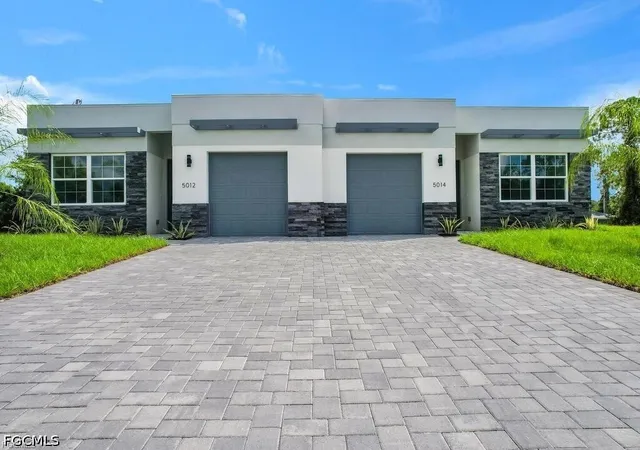 Listing Photo 3 - Condo for sale in building located at 5012-5014 25th St SW, Lehigh Acres, FL 33973