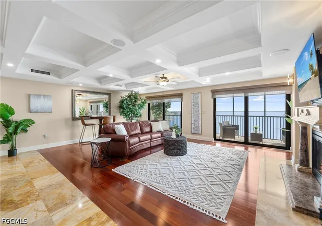 Listing Photo 4 - Condo for sale in building located at 1920 Virginia Ave, Fort Myers, FL 33901 - Unit #902
