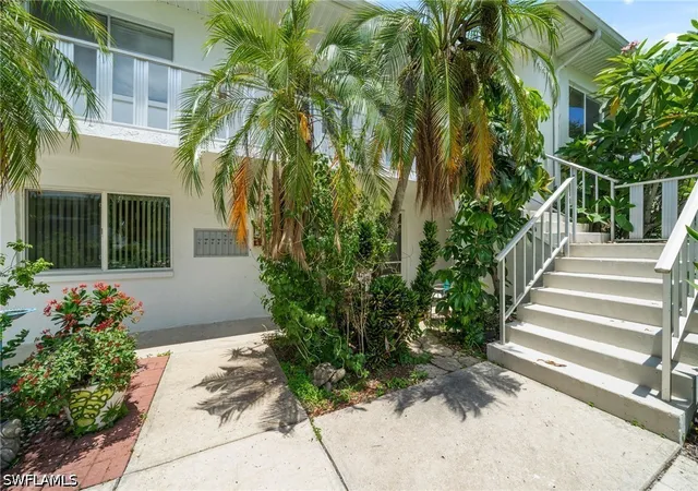 Listing Photo 1 - Condo for sale in building located at 431 Van Buren St, Fort Myers, FL 33916 - Unit #D3