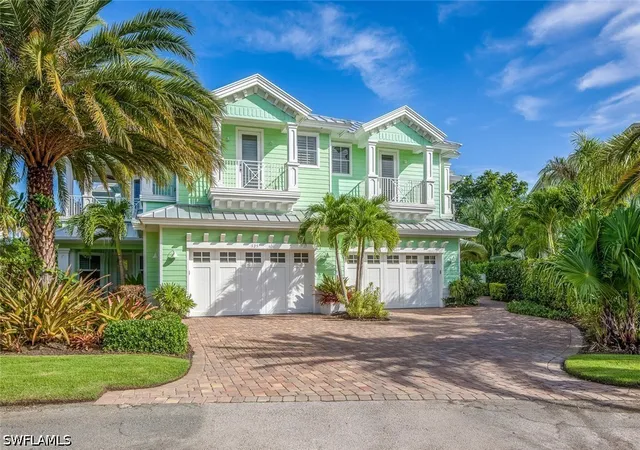 Photo 2 of Single family home for sale at 529 Fairway Ter, Naples, FL 34103 | MLS# 226031831 | Listing updated on 2026-09-06