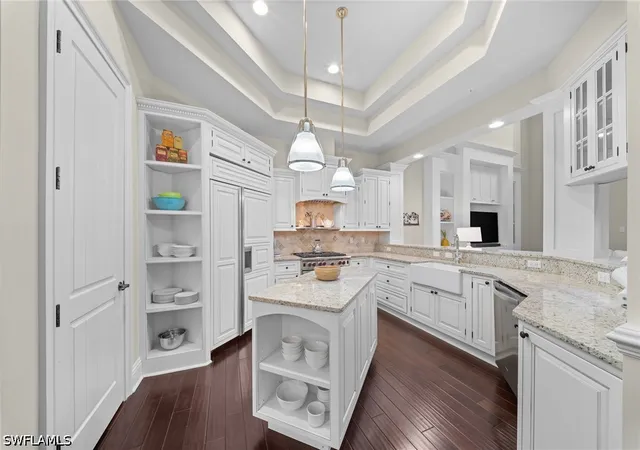 Photo 4 of Single family home for sale at 529 Fairway Ter, Naples, FL 34103 | MLS# 226031831 | Listing updated on 2026-09-06