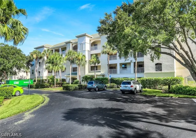 Listing Photo 4 - Condo for sale in building located at 4120 Bayhead Dr, Estero, FL 34134 - Unit #105
