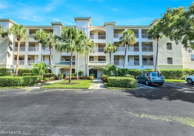 Listing Photo 5 - Condo for sale in building located at 4120 Bayhead Dr, Estero, FL 34134 - Unit #105