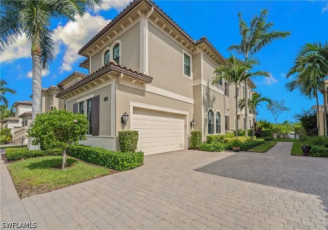 Listing Photo 5 - Condo for sale in building located at 2439 Breakwater Wy, Naples, FL 34112 - Unit #9102