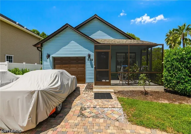 Photo 1 of Single family home for sale at 538 Leawood Cir, Naples, FL 34104 | MLS# 226031135 | Listing updated on 2026-10-06