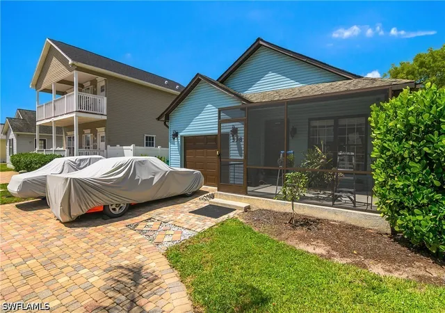 Photo 2 of Single family home for sale at 538 Leawood Cir, Naples, FL 34104 | MLS# 226031135 | Listing updated on 2026-10-06