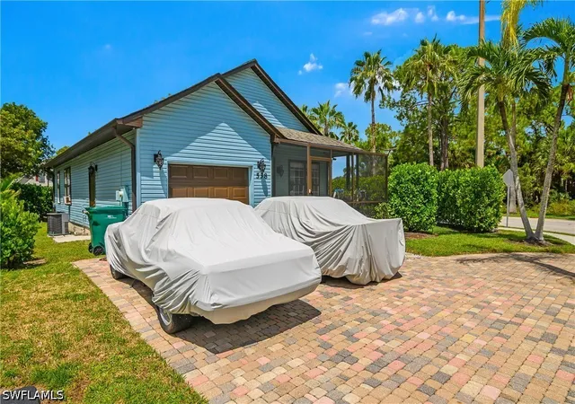 Photo 3 of Single family home for sale at 538 Leawood Cir, Naples, FL 34104 | MLS# 226031135 | Listing updated on 2026-10-06