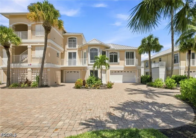 Photo 1 of Condo for sale at 271 Lenell Rd #4, Fort Myers Beach, FL 33931 | MLS# 2026037623 | Listing updated on 2026-09-19