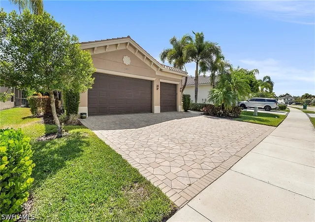 Photo 2 of Sale Pending at 4158 Aspen Chase Dr, Naples, FL 34119 | MLS# 226032105 | Listing updated on 2026-09-16