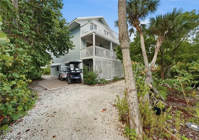 Photo 1 of Single family home for sale at 201 White Pelican Dr, Captiva, FL 33924 | MLS# 2026037638 | Listing updated on 2026-09-10