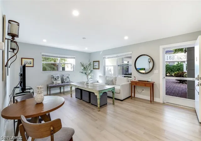 Listing Photo 4 - Condo for sale in building located at 780 10th Ave, Naples, FL 34102 - Unit #5