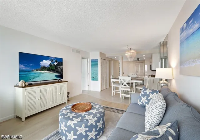 Listing Photo 5 - Condo for sale in building located at 601 Seaview Ct, Marco Island, FL 34145 - Unit #C506