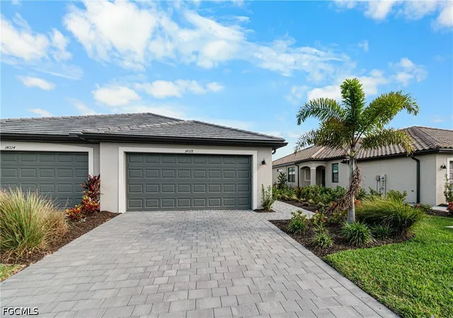 Townhouse for sale at 14028 Hunter Oak Dr, Fort Myers, FL 33913 | MLS# 2026037653