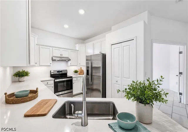 Photo 4 of Townhouse for sale at 2583 Vine Ave, Naples, FL 34120 | MLS# 2026037680 | Listing updated on 2026-09-09