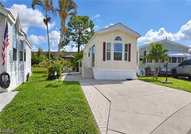 Photo 1 of Manufactured home for sale at 10915 Snowy Egret Cir, Estero, FL 33928 | MLS# 2026037692 | Listing updated on 2026-09-07