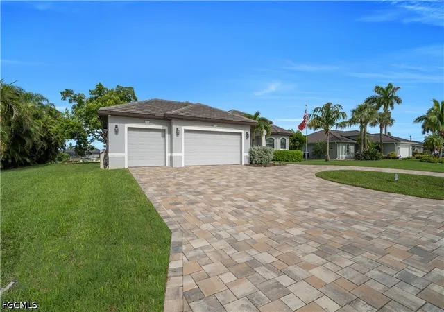 Photo 3 of Single family home for sale at 2706 Shelby Pkwy, Cape Coral, FL 33904 | MLS# 2026037701 | Listing updated on 2026-09-10