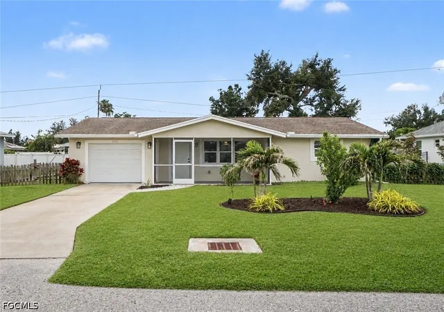 Photo 1 of Single family home for sale at 305 Shell Rd, Venice, FL 34293 | MLS# 2026037707 | Listing updated on 2026-09-08