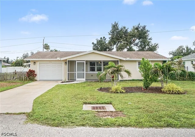 Photo 2 of Single family home for sale at 305 Shell Rd, Venice, FL 34293 | MLS# 2026037707 | Listing updated on 2026-09-08