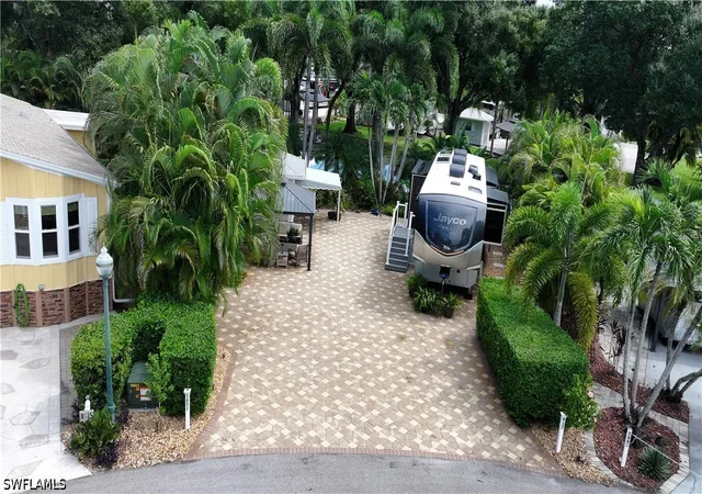 Photo 1 of Sale Pending at 5651 Maplewood Ct, Fort Myers, FL 33905 | MLS# 226031659 | Listing updated on 2026-09-13