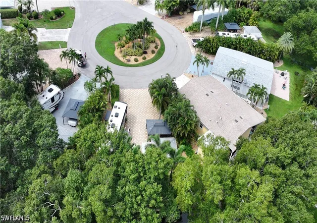 Photo 4 of Sale Pending at 5651 Maplewood Ct, Fort Myers, FL 33905 | MLS# 226031659 | Listing updated on 2026-09-13