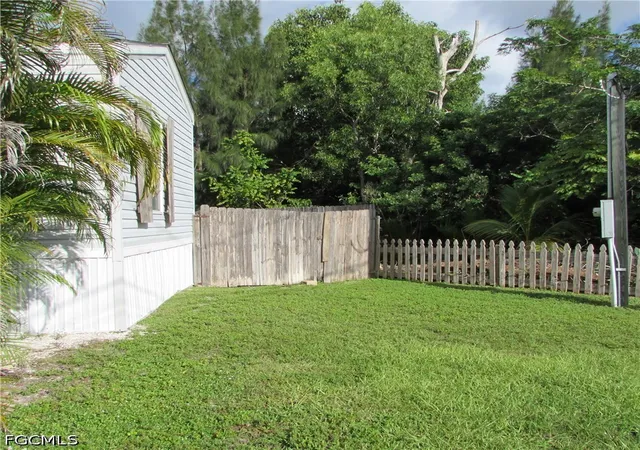 Photo 4 of Manufactured home for sale at 11311 Stringfellow Rd, Bokeelia, FL 33922 | MLS# 2026037732 | Listing updated on 2026-09-08