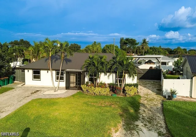 Photo 4 of Single family home for sale at 1800 52nd Terrace SW, Naples, FL 34116 | MLS# 226032230 | Listing updated on 2026-09-07