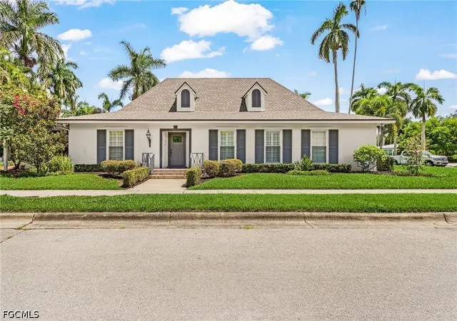 Photo 2 of Single family home for sale at 1207 Canterbury Dr, Fort Myers, FL 33901 | MLS# 2026037758 | Listing updated on 2026-09-07