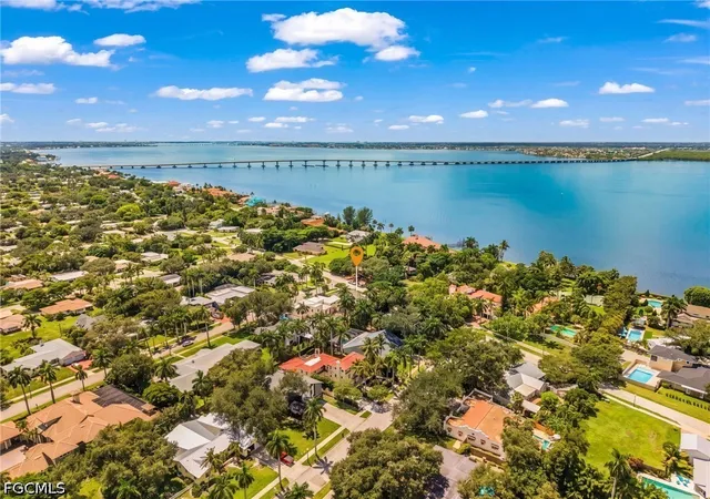 Photo 36 of Single family home for sale at 1207 Canterbury Dr, Fort Myers, FL 33901 | MLS# 2026037758 | Listing updated on 2026-09-07