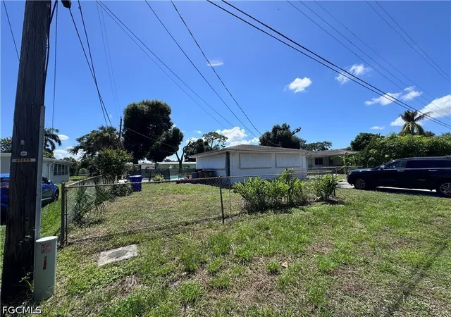 Photo 2 of Single family home for sale at 3735 Kelly St, Fort Myers, FL 33901 | MLS# 2026037806 | Listing updated on 2026-09-10