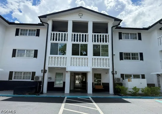 Photo 2 of Condo for sale at 3704 Broadway #115, Fort Myers, FL 33901 | MLS# 2026037838 | Listing updated on 2026-09-10
