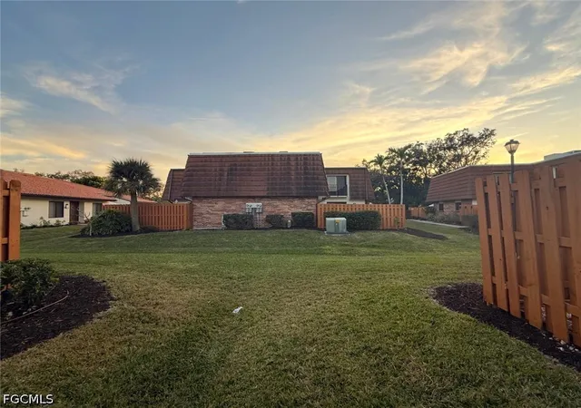 Photo 25 of Townhouse for sale at 1406 Park Shore Cir #3, Fort Myers, FL 33901 | MLS# 2026037867 | Listing updated on 2026-09-08