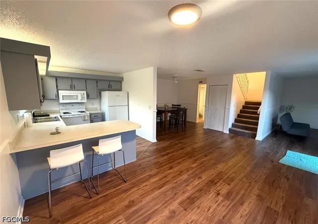 Photo 2 of Townhouse for sale at 1406 Park Shore Cir #3, Fort Myers, FL 33901 | MLS# 2026037867 | Listing updated on 2026-09-08